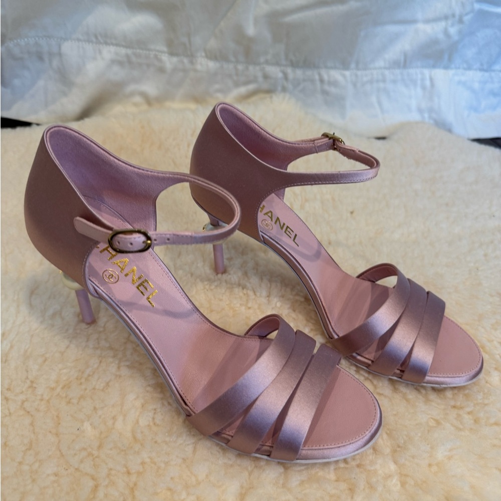 Authentic Chanel CC Pink Satin Strap Pearl Sandals Heels Size 38.5 NEW In BOX